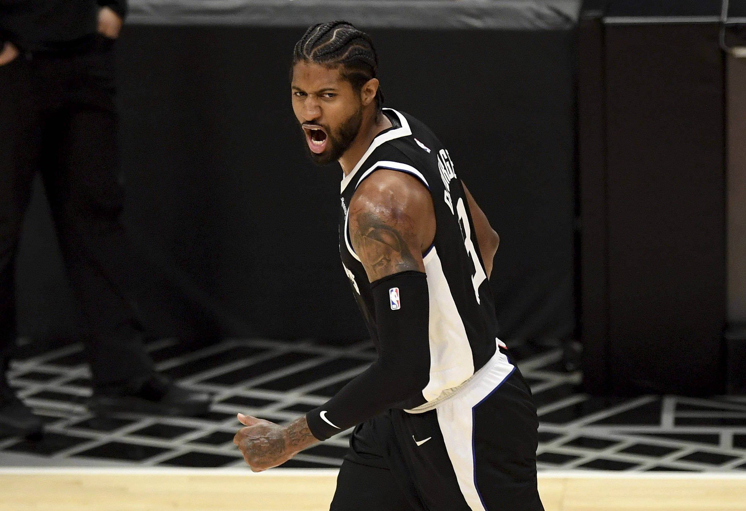 民间队再度 民间队再度